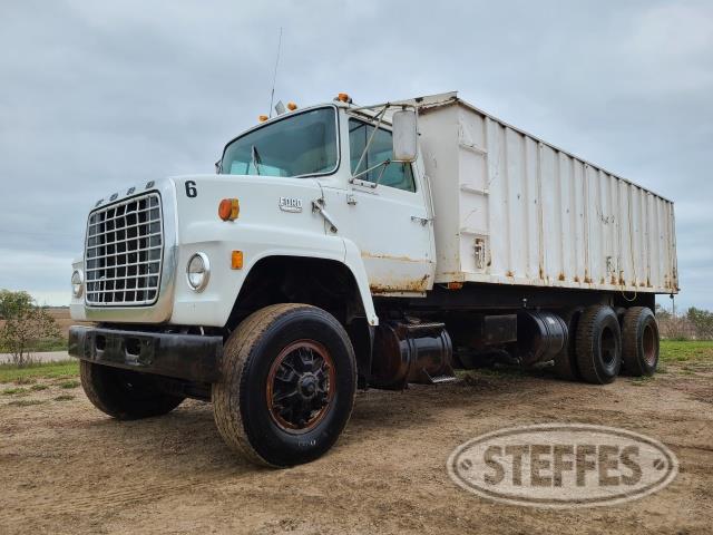 1974 Ford 8000